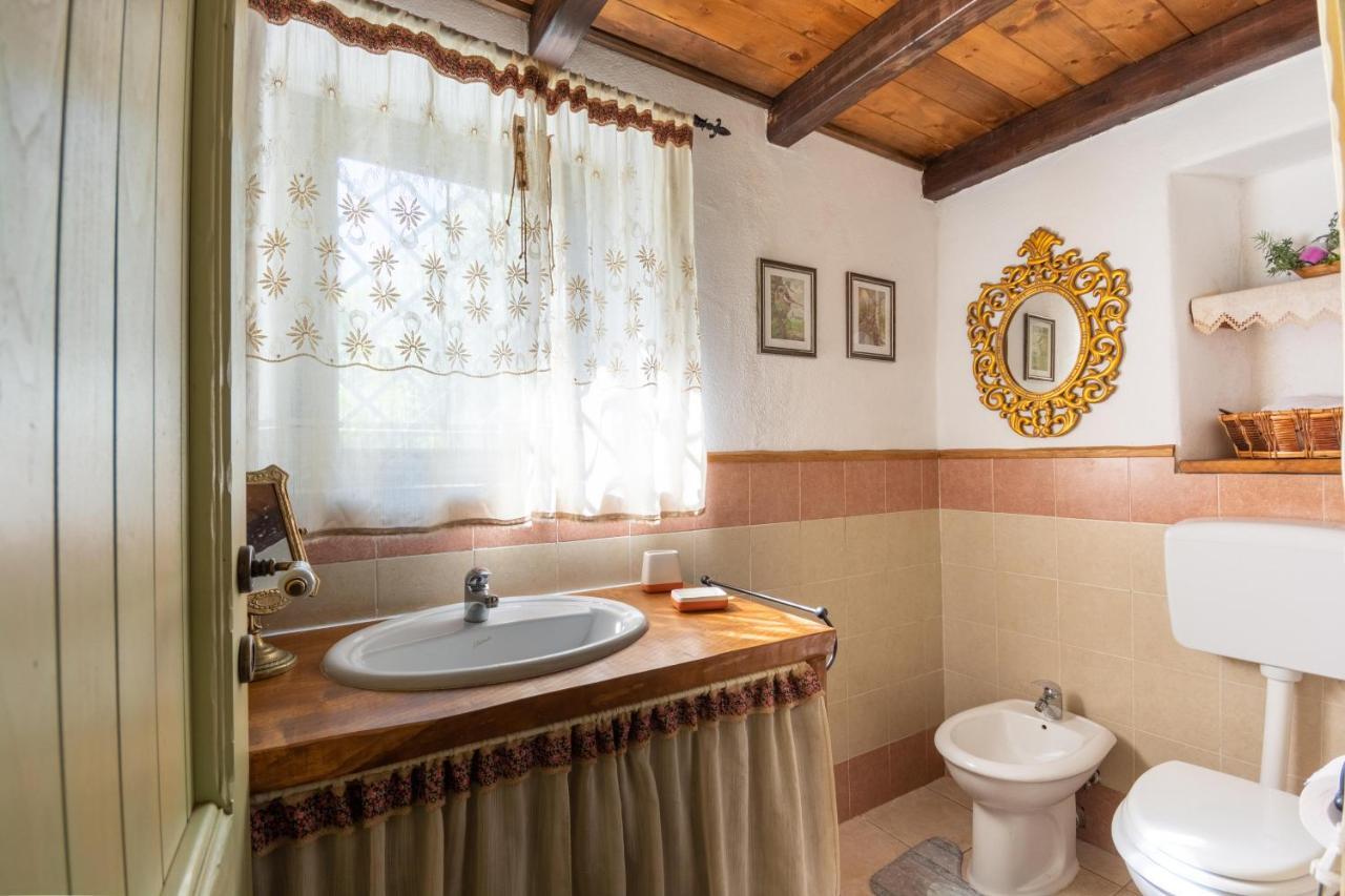 Villa Ferulas Oliena Exterior foto
